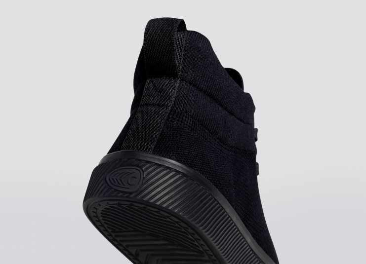 Men Cariuma All Black Knit DFFFT190