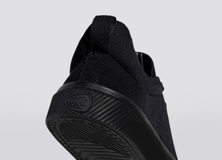 Men Cariuma All Black Knit DFFFT180