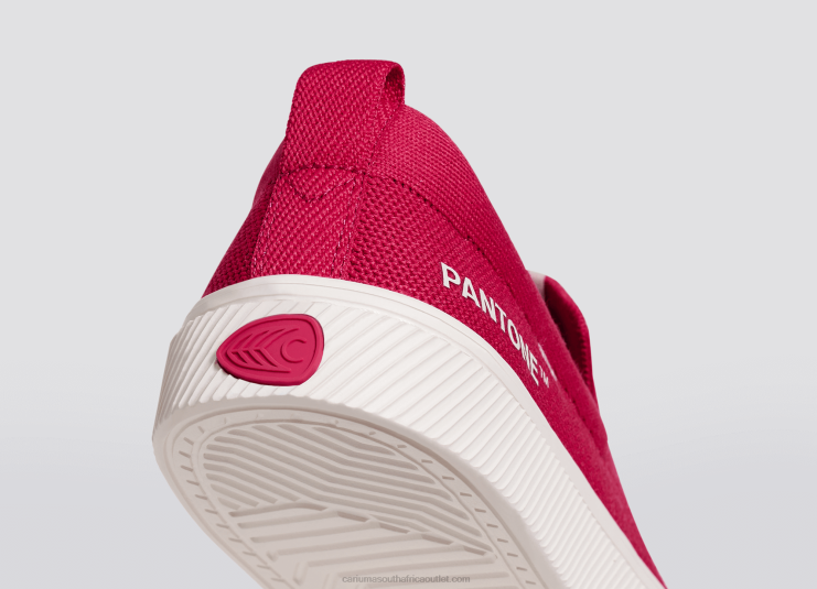 Men Cariuma Pantone Viva Magenta Knit DFFFT79