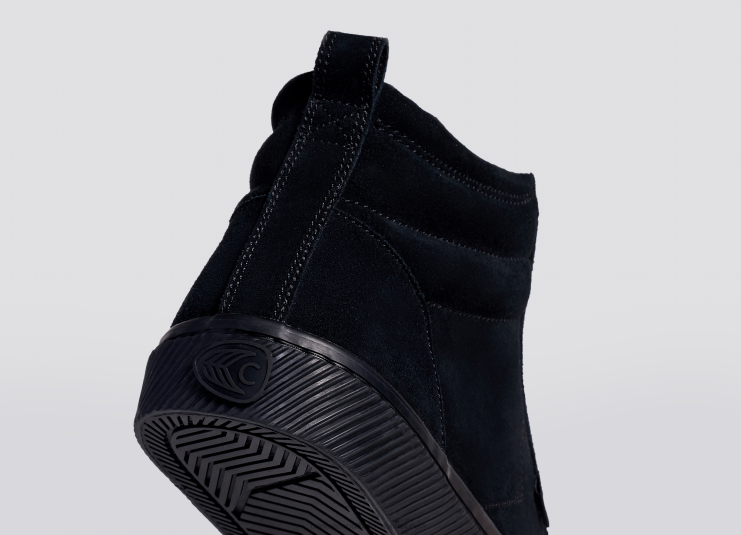 Men Cariuma All Black Suede DFFFT68