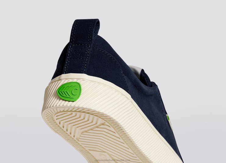 Women Cariuma Navy Suede DFFFT264