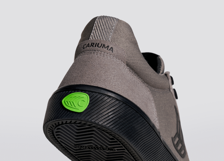 Women Cariuma Grey/Black DFFFT341